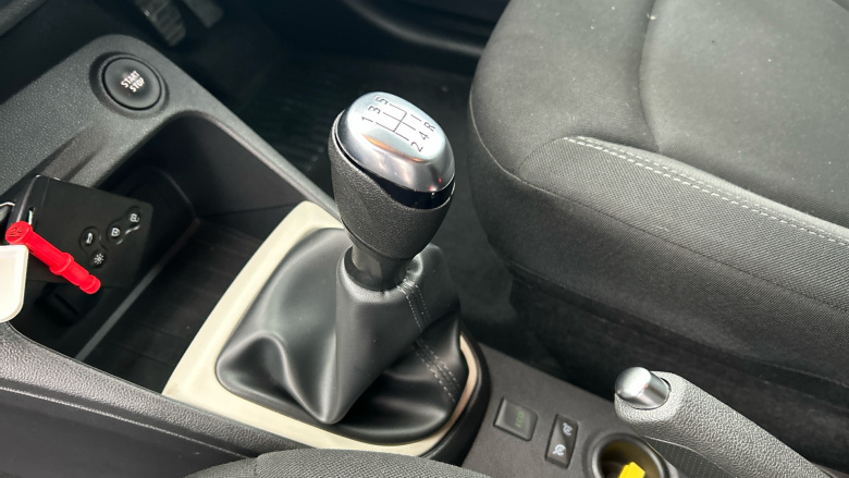 Renault Captur 0.9 TCE 90 Play 5dr Petrol Hatchback